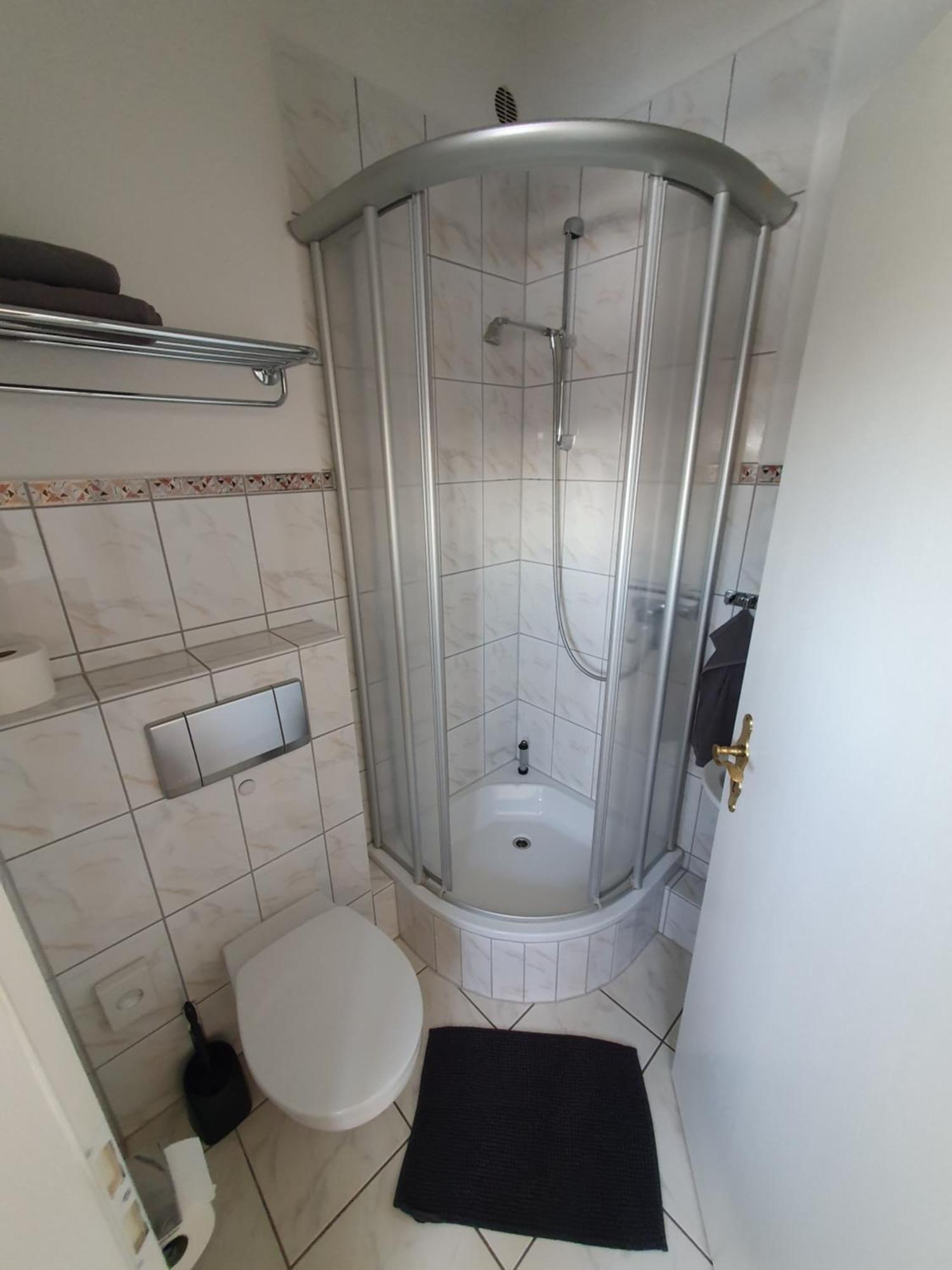 Neumuehler Hof- Ferienwohnung "Thomas" 3 Zimmer,3 Baeder Mit Dusche, Kostenfreie Parkplaetze Vor Dem Haus Schwerin  Exteriér fotografie